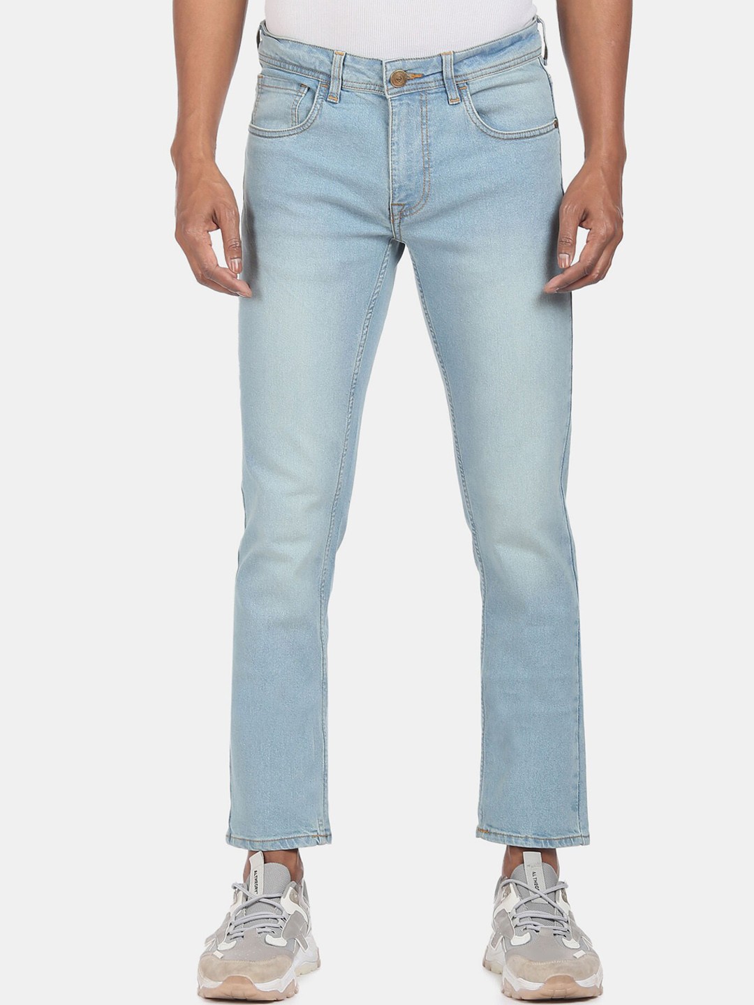 

Ruggers Men Blue Slim Fit Light Fade Jeans