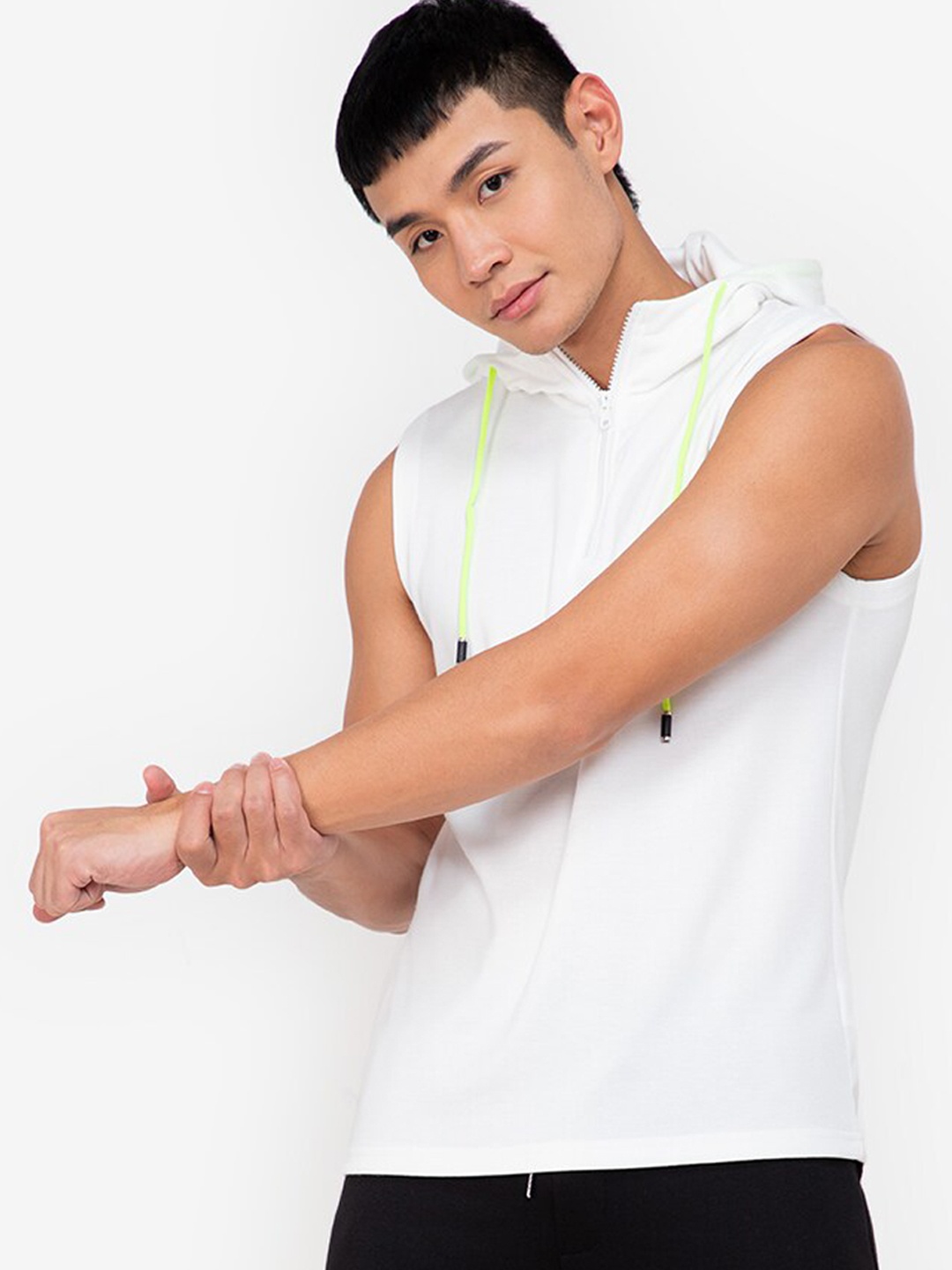 

ZALORA ACTIVE Men White Hooded Sweatshirt