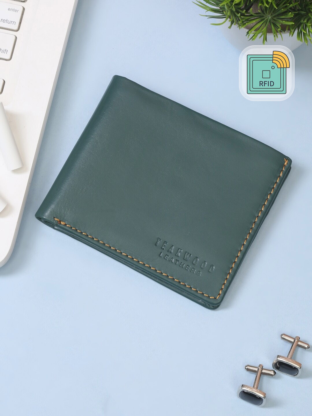 

Teakwood Leathers Men Green Leather Two Fold Wallet