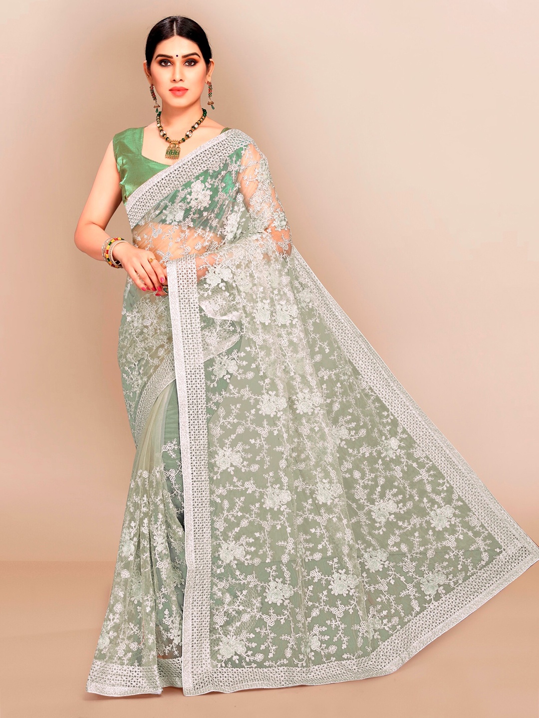 

VAIRAGEE Green & Silver-Toned Floral Embroidered Net Saree