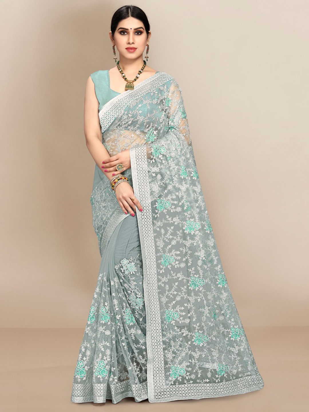 

VAIRAGEE Blue & Silver-Toned Floral Embroidered Net Saree