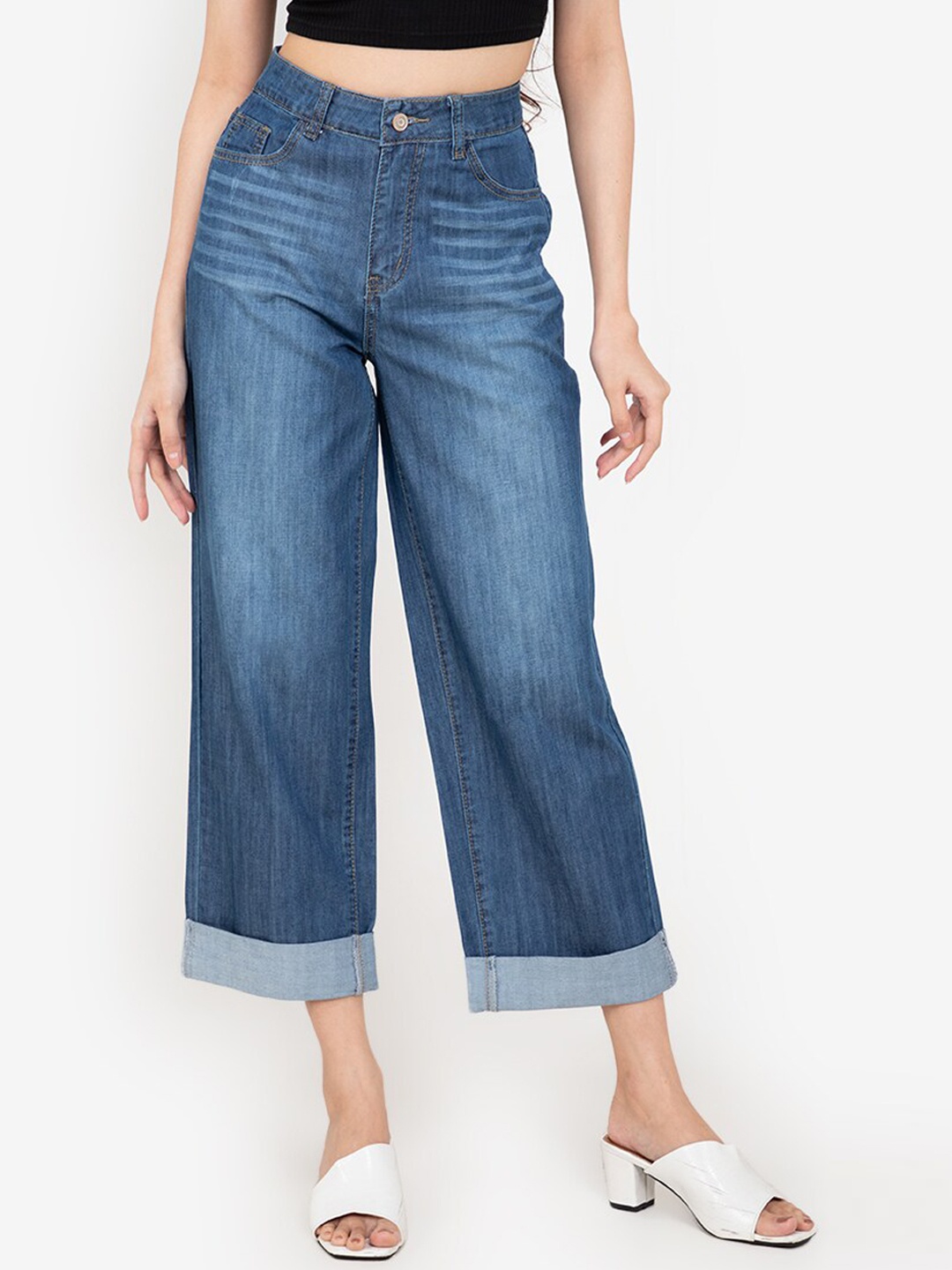 

ZALORA BASICS Women Blue Wide Leg High-Rise Cropped Light Fade Jeans