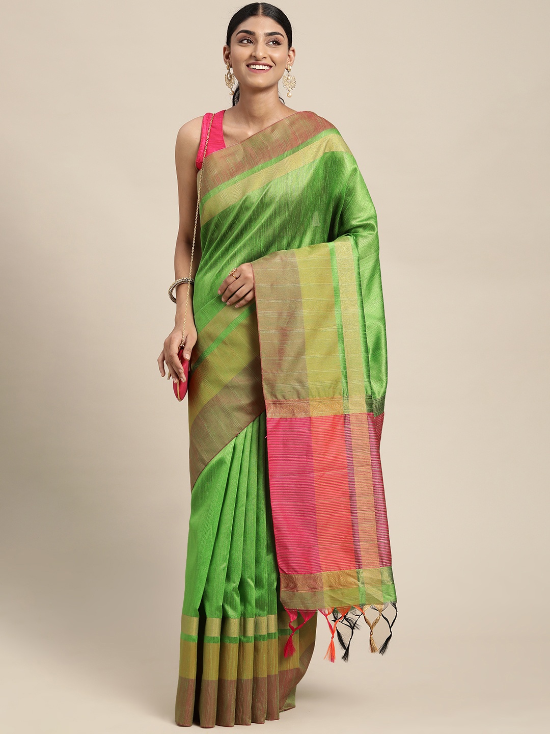 

Mitera Green Silk Blend Saree With Contrast Pallu