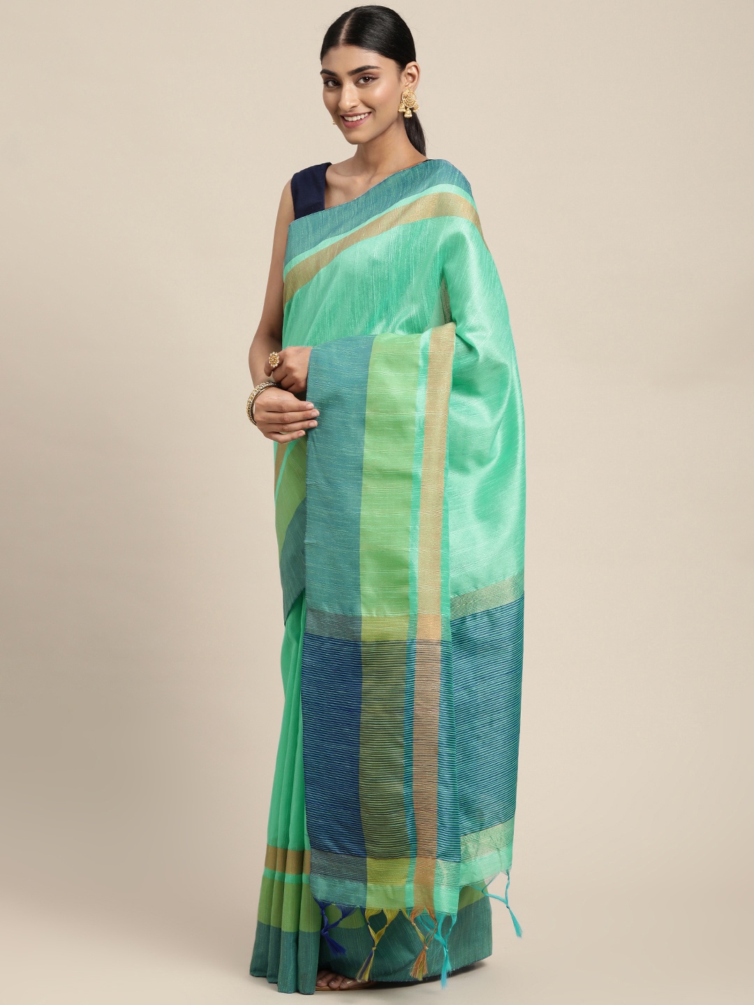 

Mitera Sea Green Silk Blend Saree With Contrast Pallu