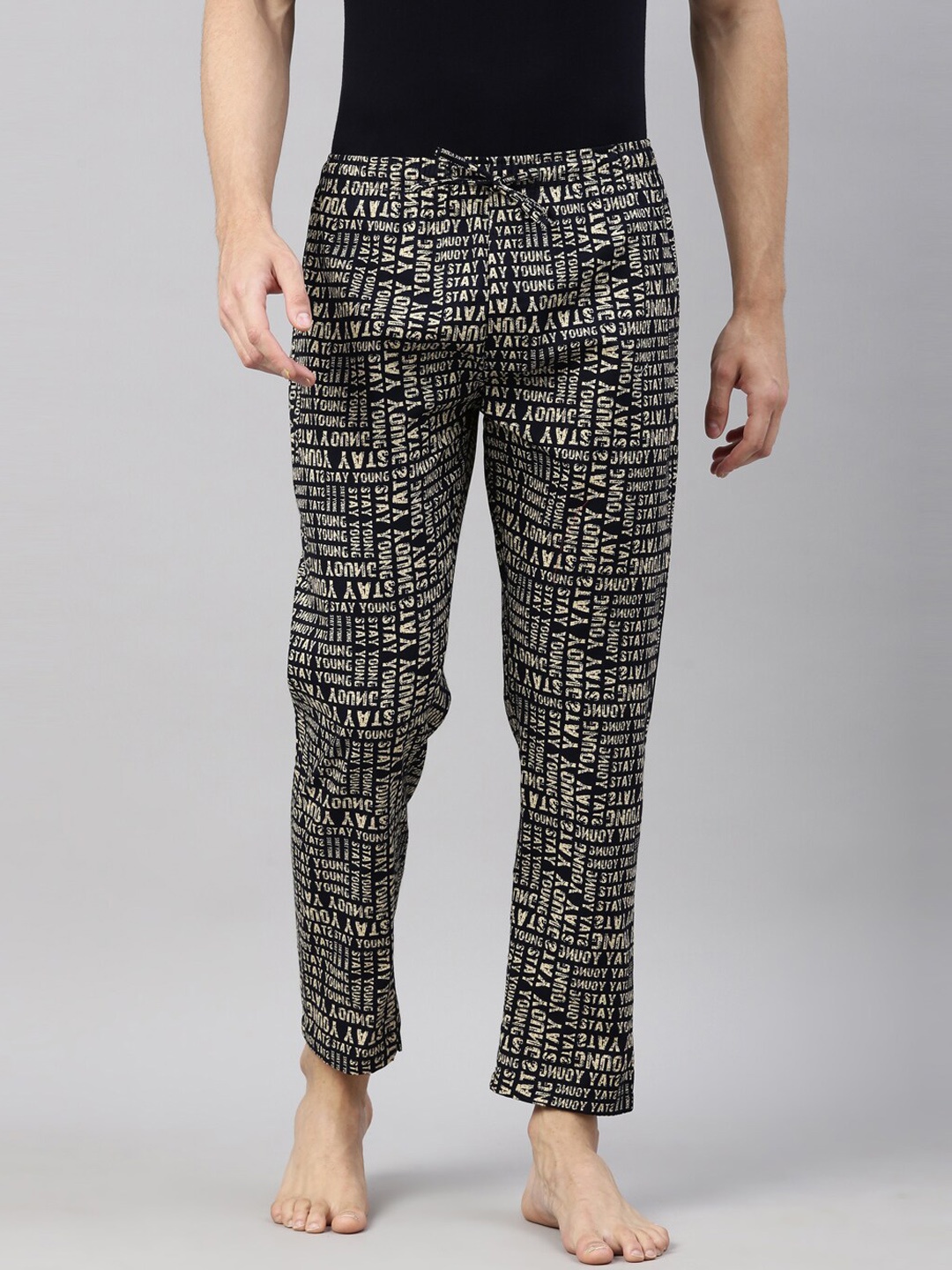 

Joven Men Black & White Printed Pure Combed Cotton Lounge Pants