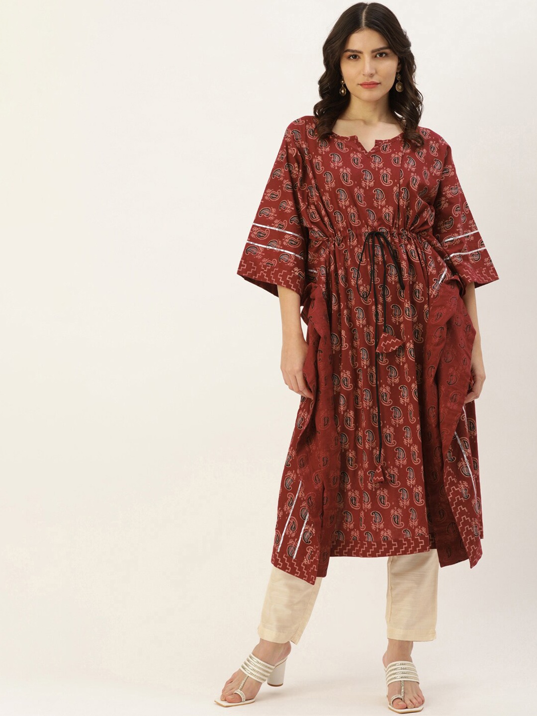 

Somras Women Maroon Printed Flared Sleeves Kurta