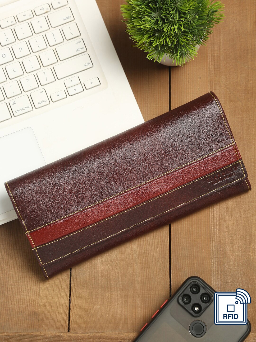 

Teakwood Leathers Women Maroon Leather Two Fold Wallet