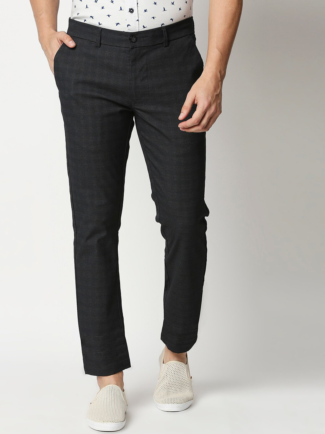 

Basics Men Grey Tapered Fit Trousers