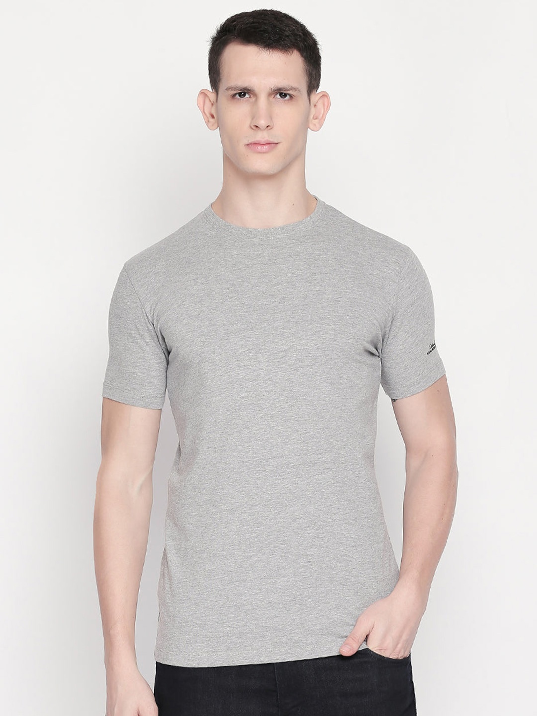 

Status Quo Men Plus Grey Solid Round Neck Cotton Regular T-shirt