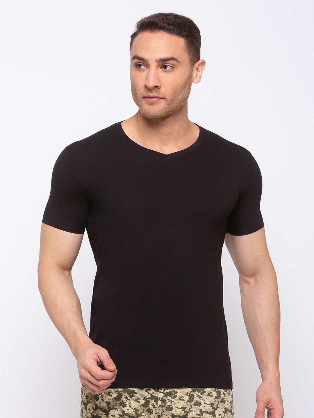 

Status Quo Men Black V-Neck T-shirt