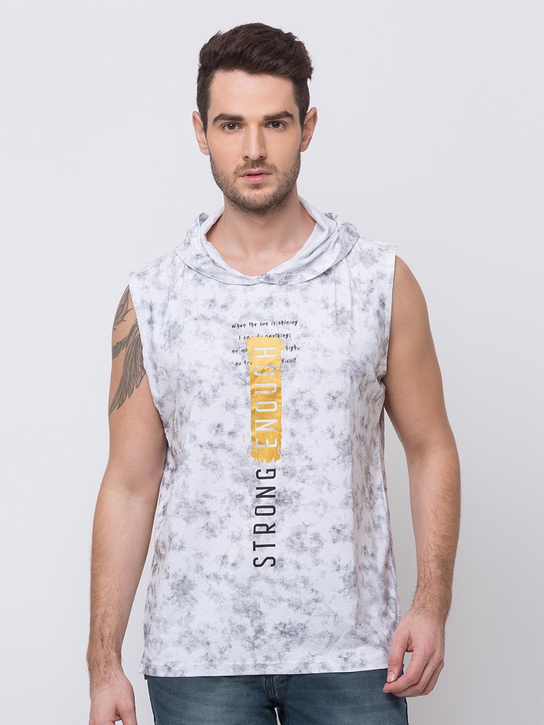 

Status Quo Men Off White Printed Hood T-shirt