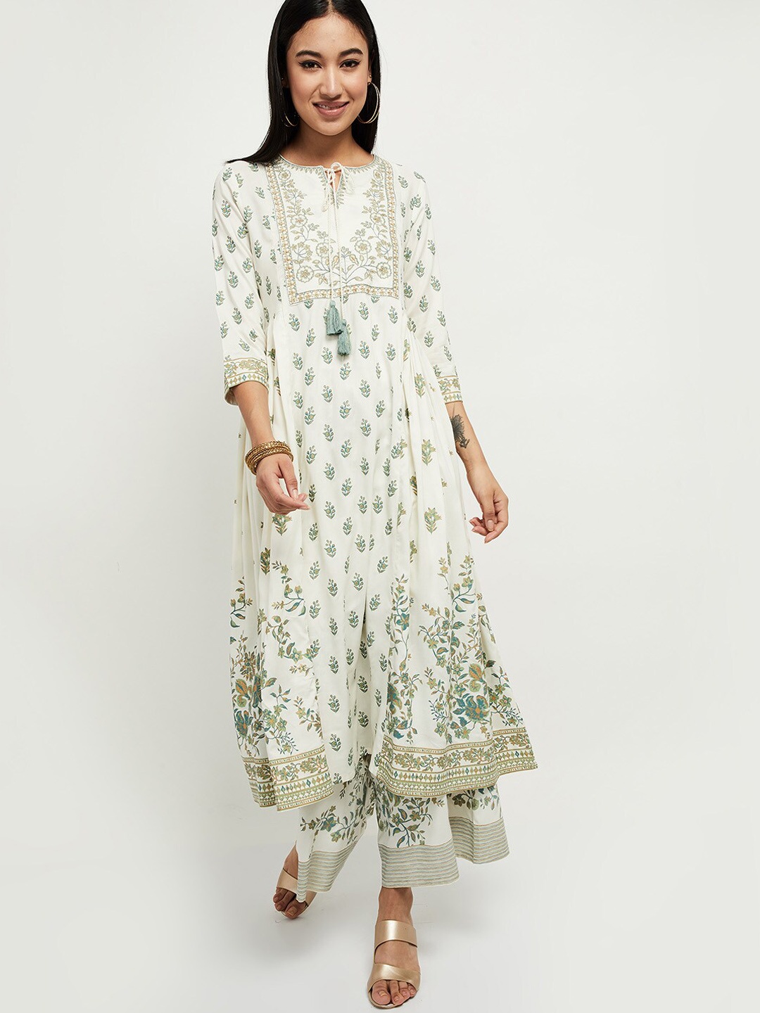 

max Women Off White & Green Floral Printed Tie-Up Neck Thread Work Kurta