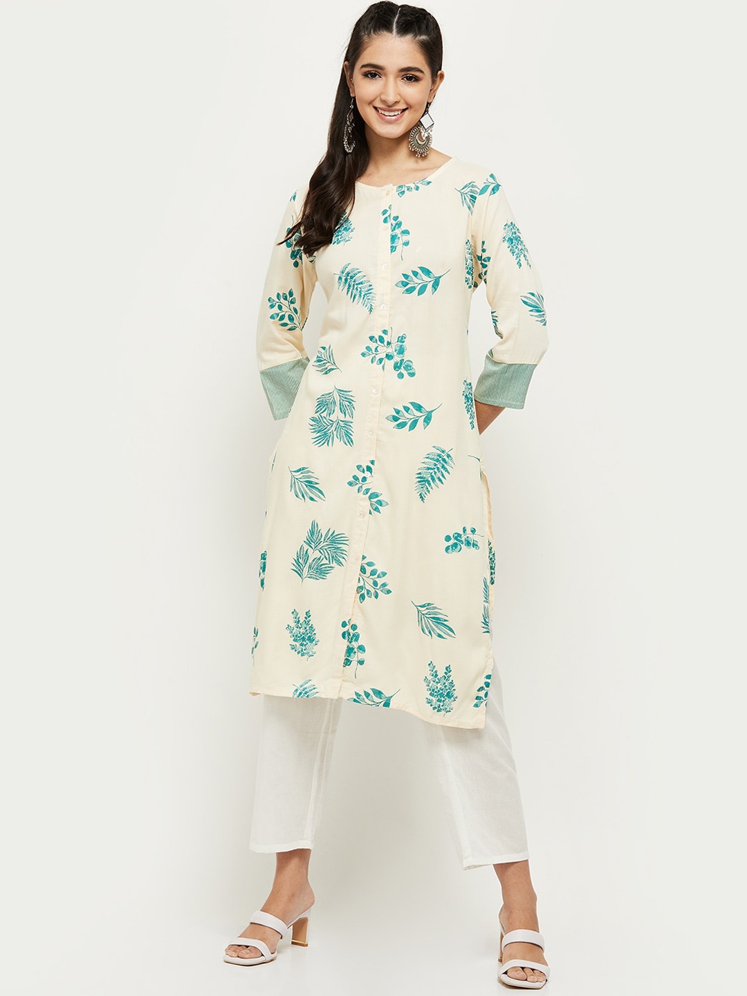 

max Women Off White & Blue Floral Printed Kurta