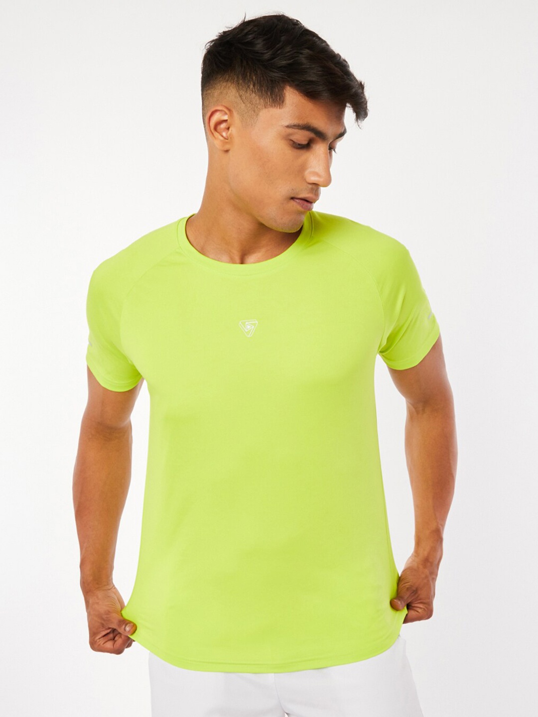 

Bewakoof X Play Men Lime Green Solid Sports Training Utility T-shirt