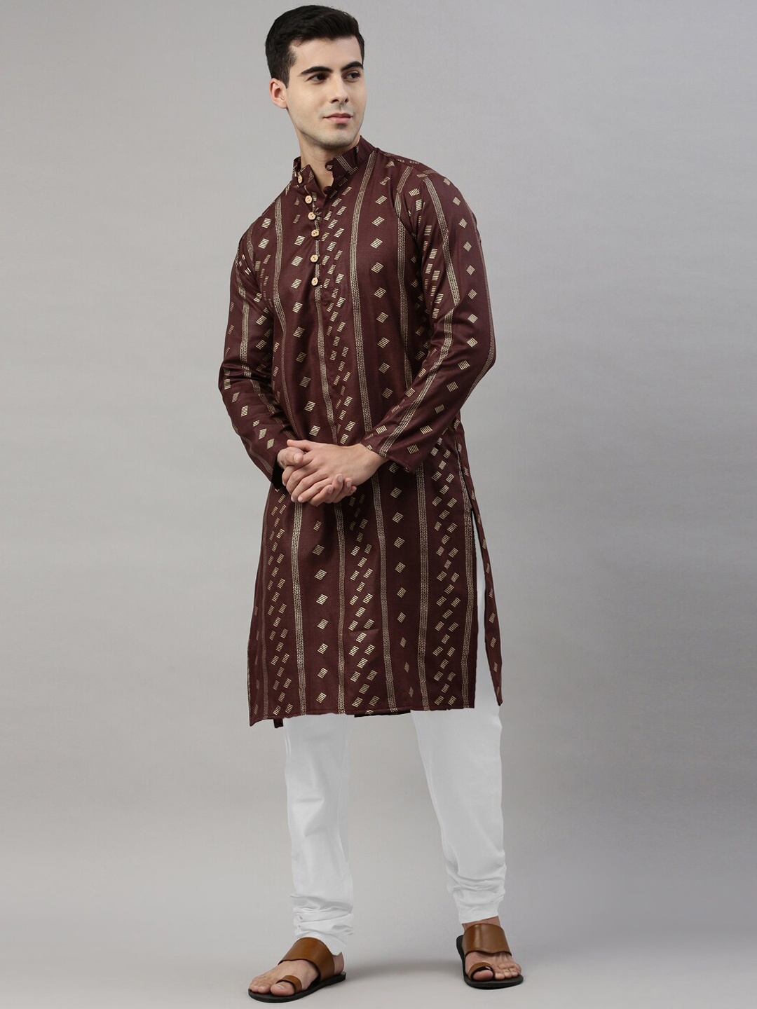 

ORUS Men Brown Ethnic Motifs Geometric Kurta with Pyjamas