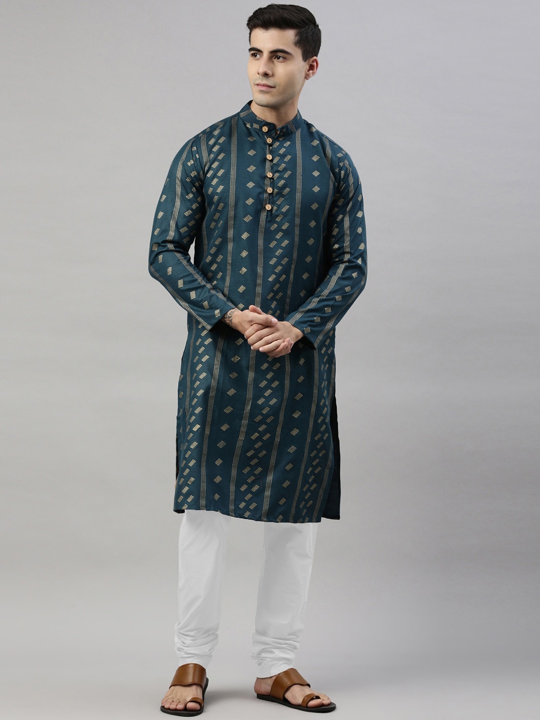 

ORUS Men Blue & White Ethnic Motifs Foil Printed Kurta with Pyjamas