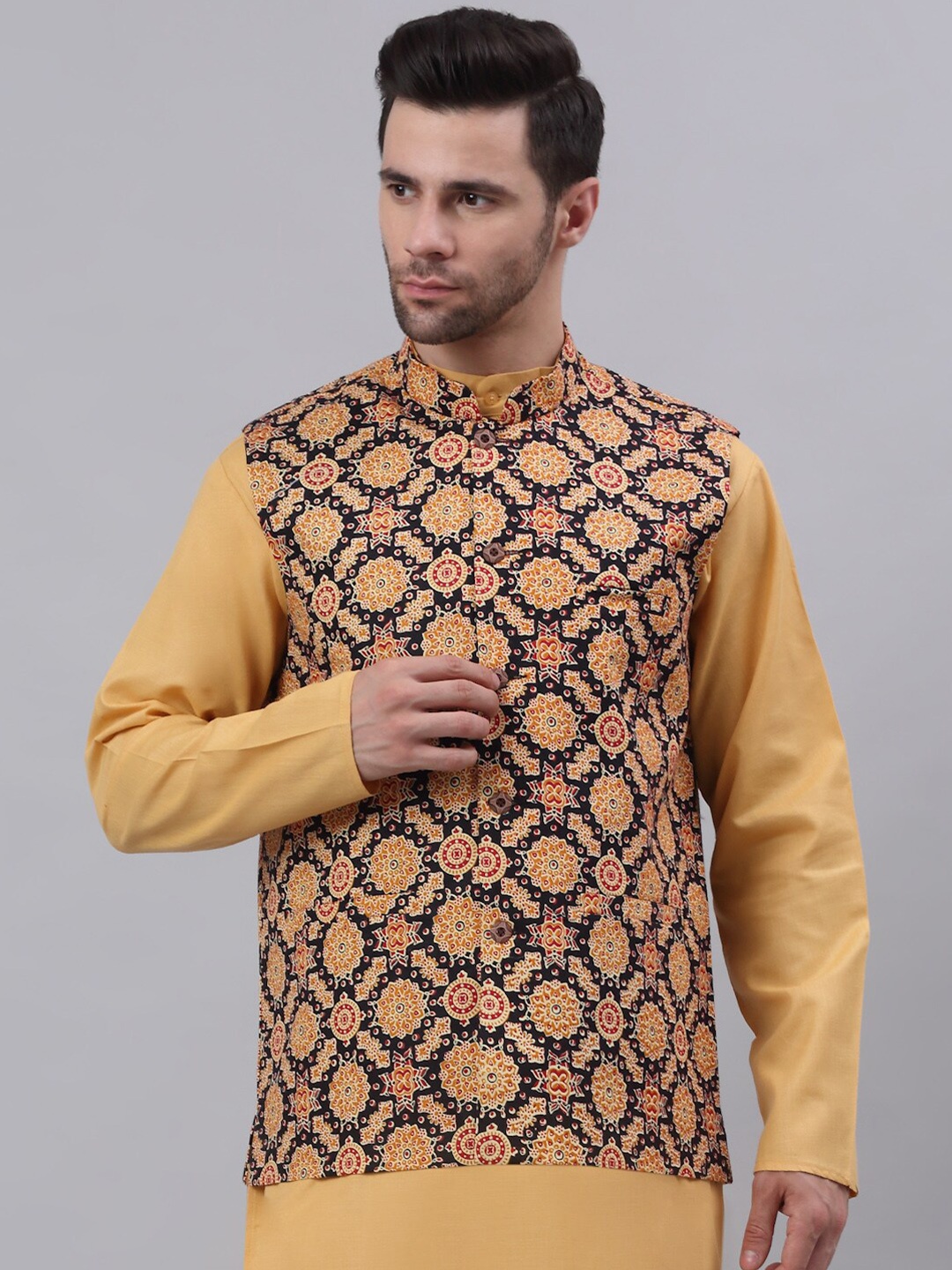 

NEUDIS Men Black & Yellow Printed Pure Cotton Nehru Jacket