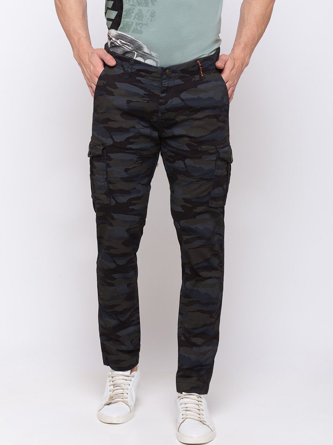 

Status Quo Men Charcoal & Blue Camouflage Printed Classic Cargos Trousers