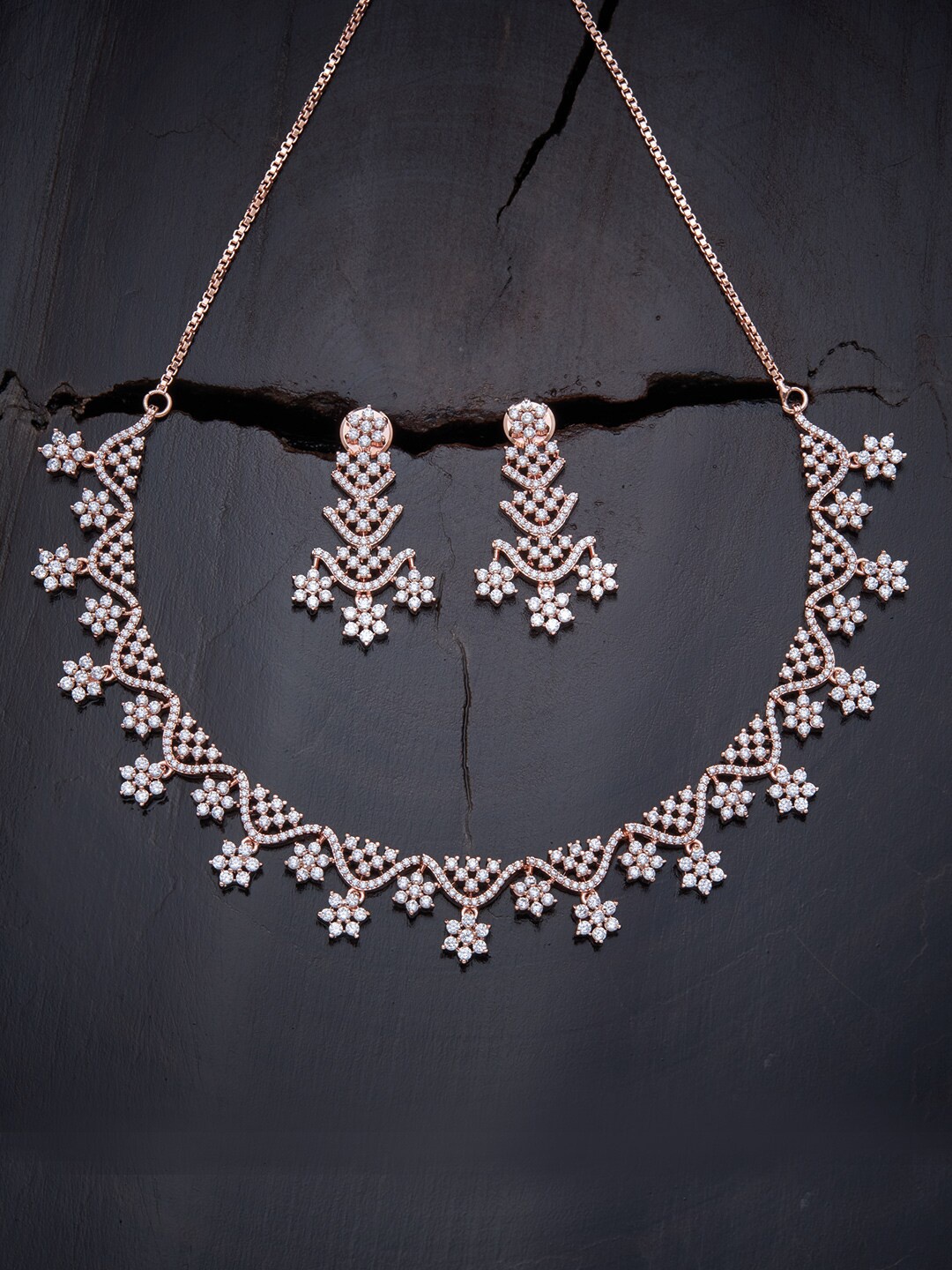 

Kushal's Fashion Jewellery White & Rose Gold-Plated Choker Jewellery Set