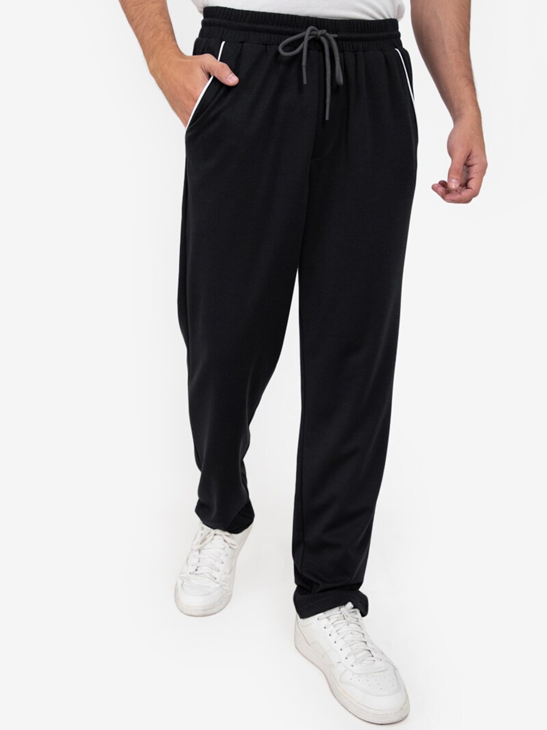

ZALORA BASICS Men Black Solid Track Pants