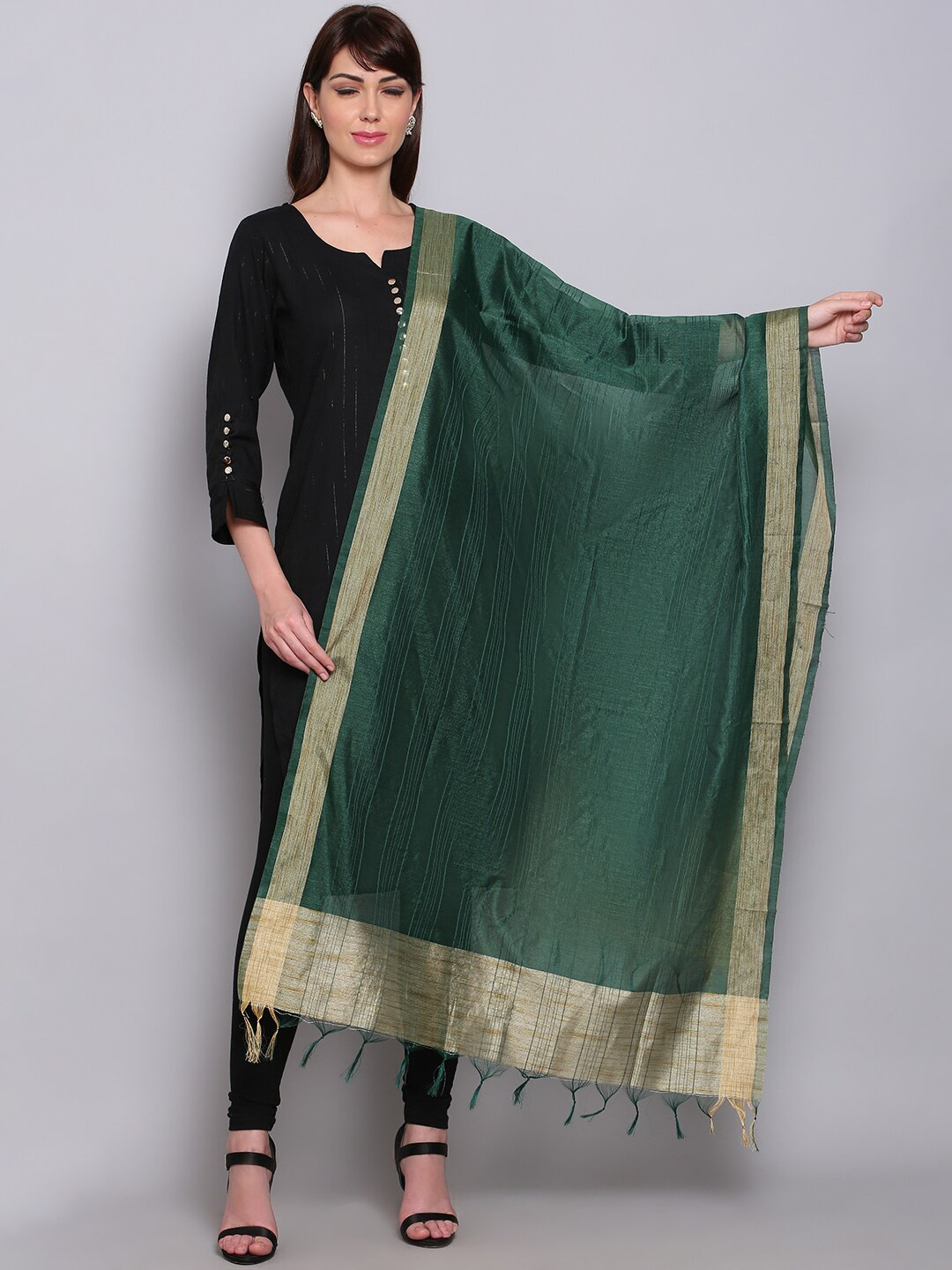 

Miaz Lifestyle Green & Gold-Toned Striped Dupatta with Zari