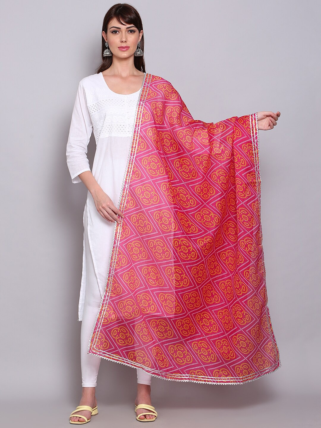 

Miaz Lifestyle Magenta & Yellow Printed Cotton Silk Bandhani Dupatta with Gotta Patti