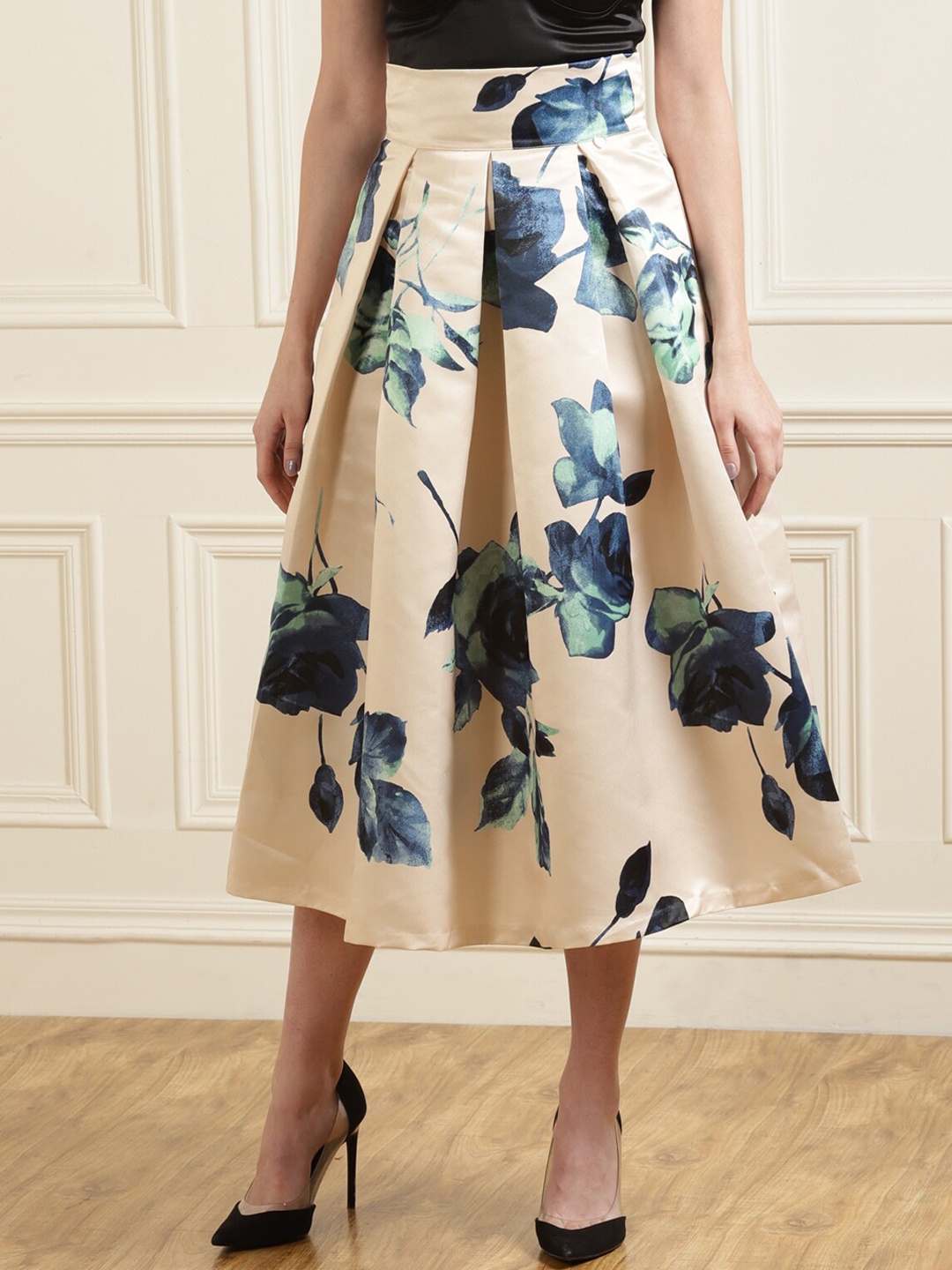 

Rinascimento Women Beige & Blue Floral Print Midi Skirt