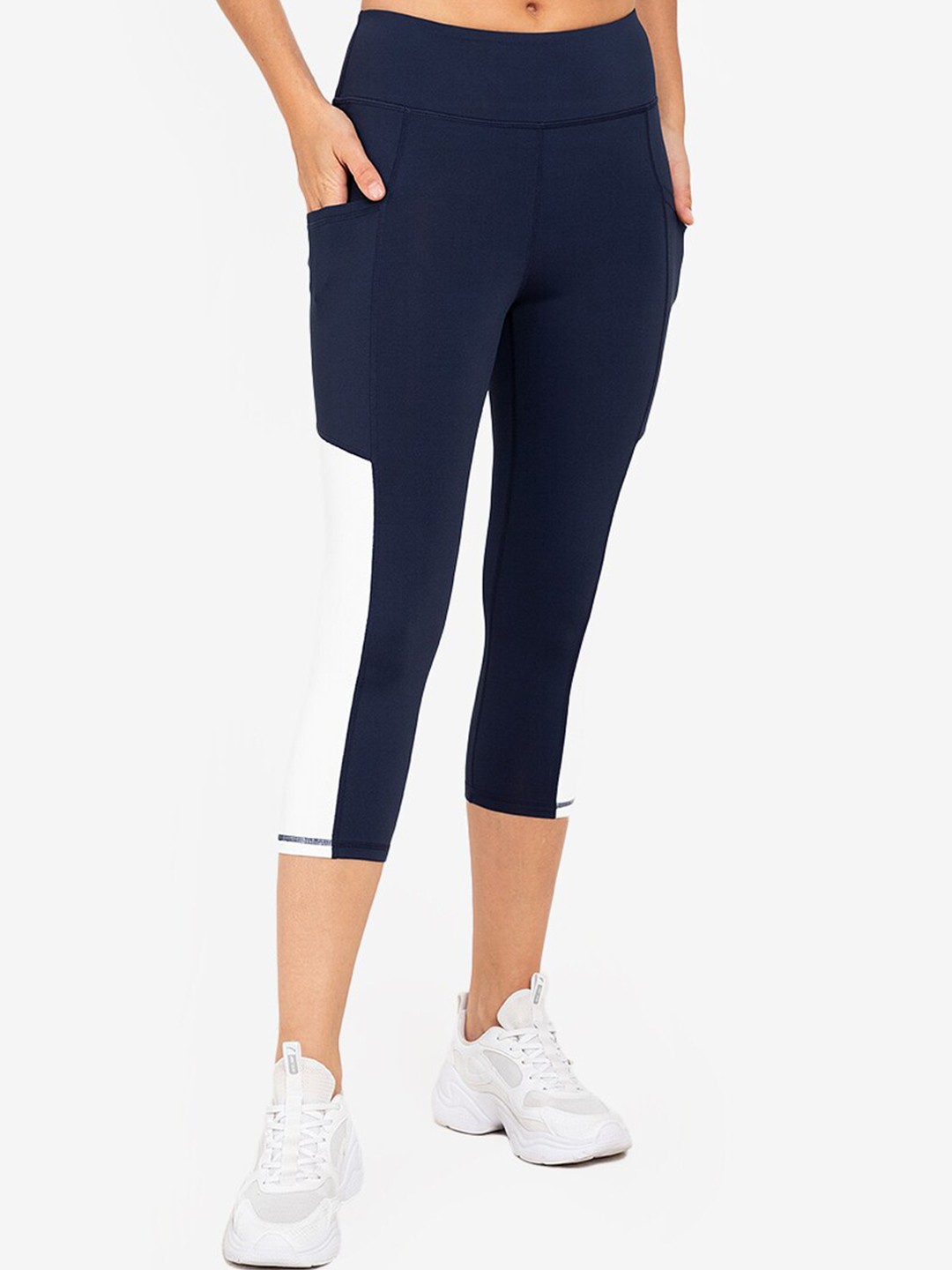 

ZALORA ACTIVE Women Navy Blue & White Colourblocked Tights