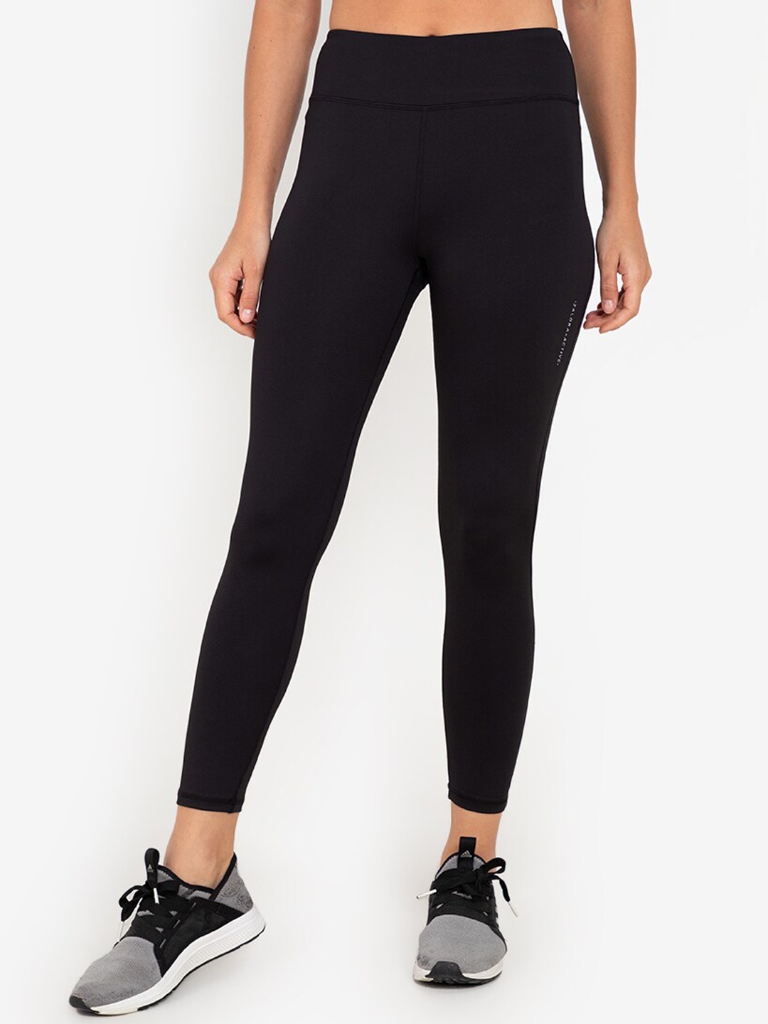 

ZALORA ACTIVE Women Black Solid Leggings