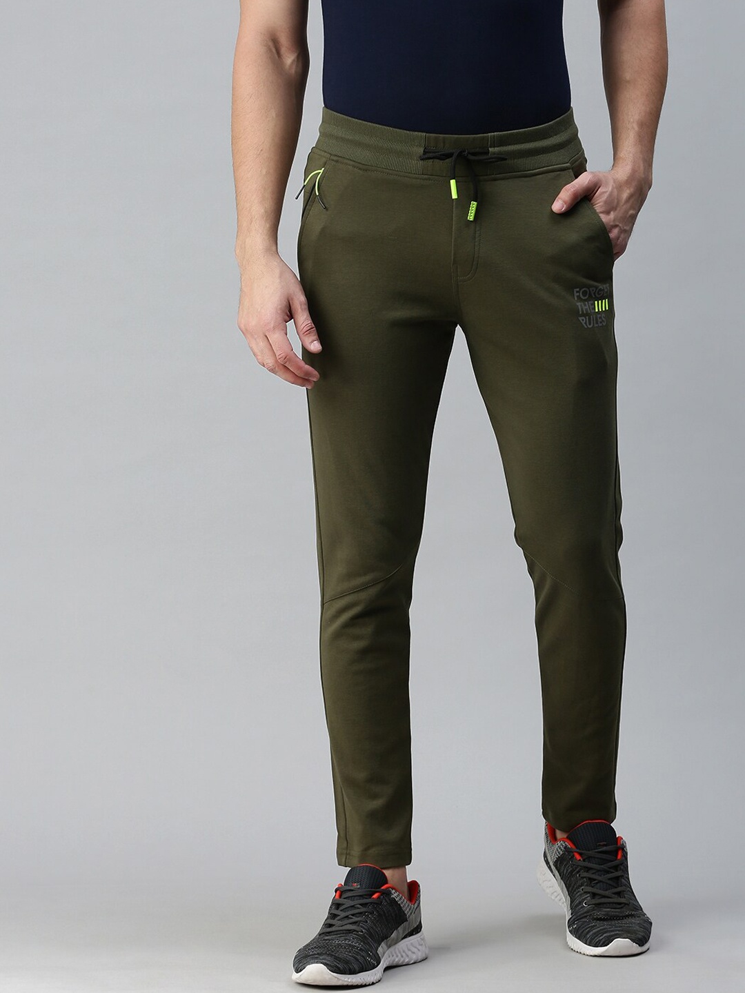 

SHOWOFF Men Olive Solid Slim-Fit Track Pants