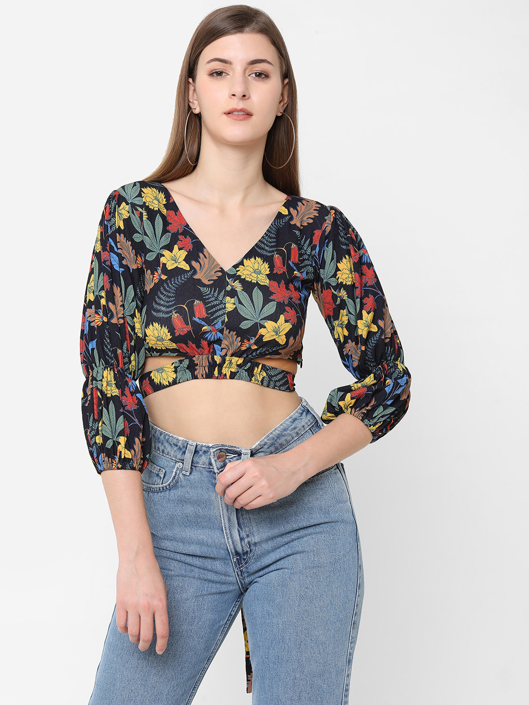 

POPPI Women Black Floral Print V-Neck Styled Back Crop Top