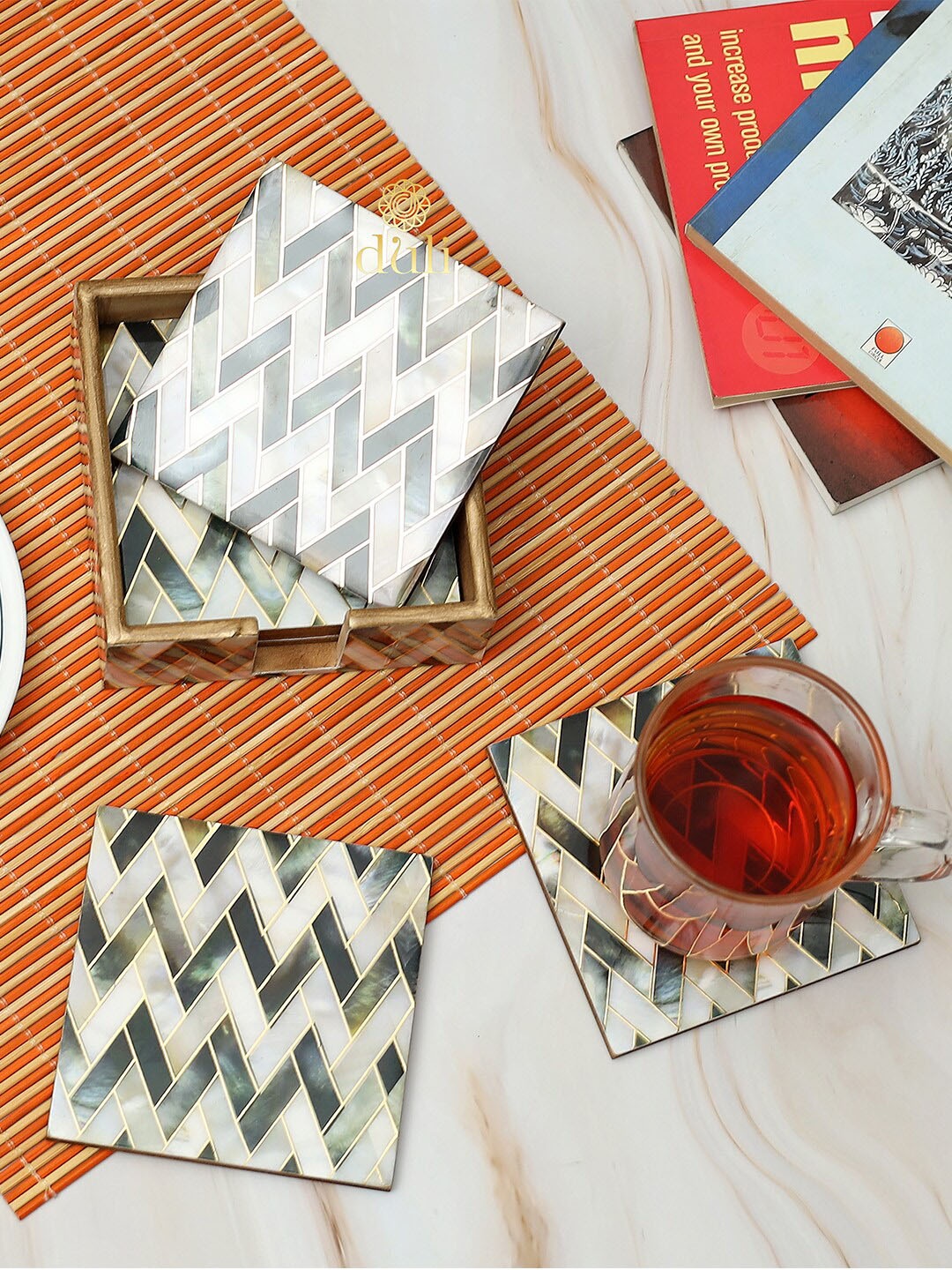 

DULI Set Of 6 Silver Zig-Zag Patterned Coasters with Case