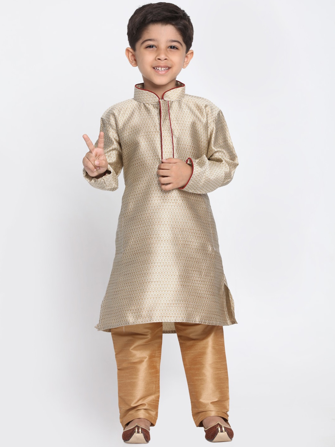 

VASTRAMAY Boys Beige Ethnic Motifs Thread Work Kurta with Pyjamas