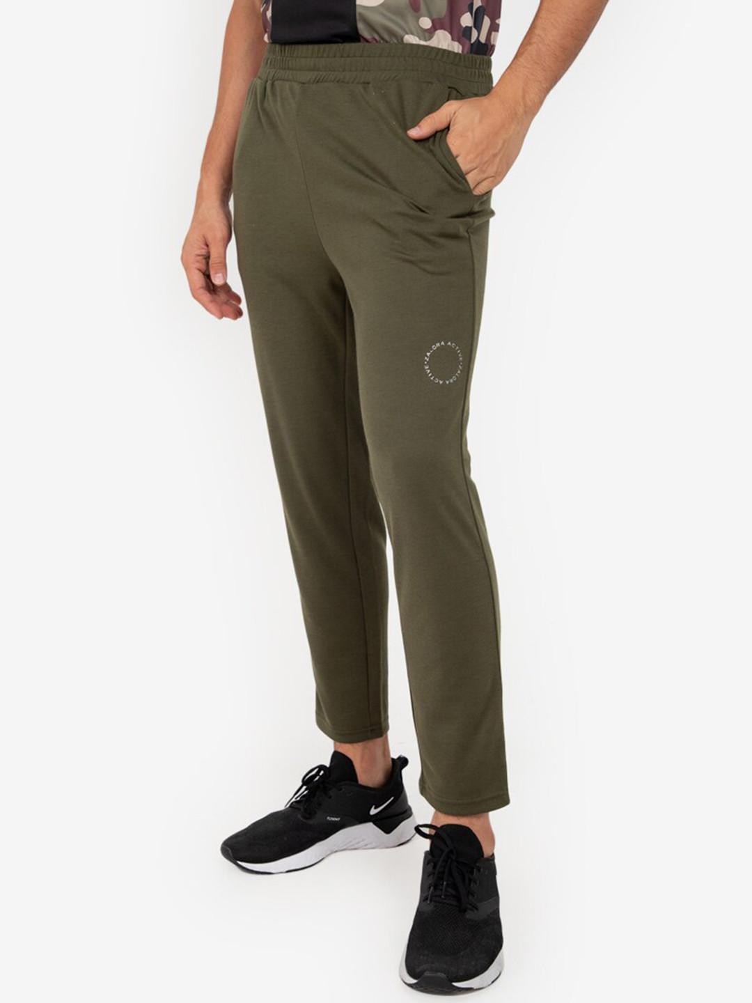 

ZALORA ACTIVE Men Green Solid Slim Fit Track Pants
