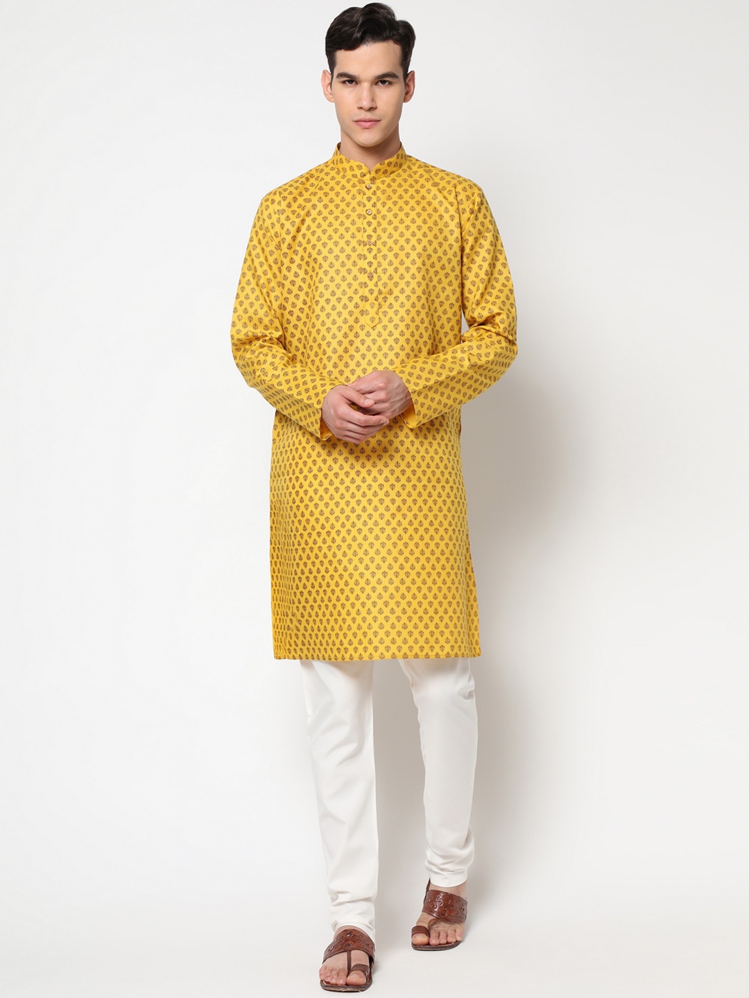 

Glemora Men Yellow & White Ethnic Motifs Printed Kurta with Pyjamas