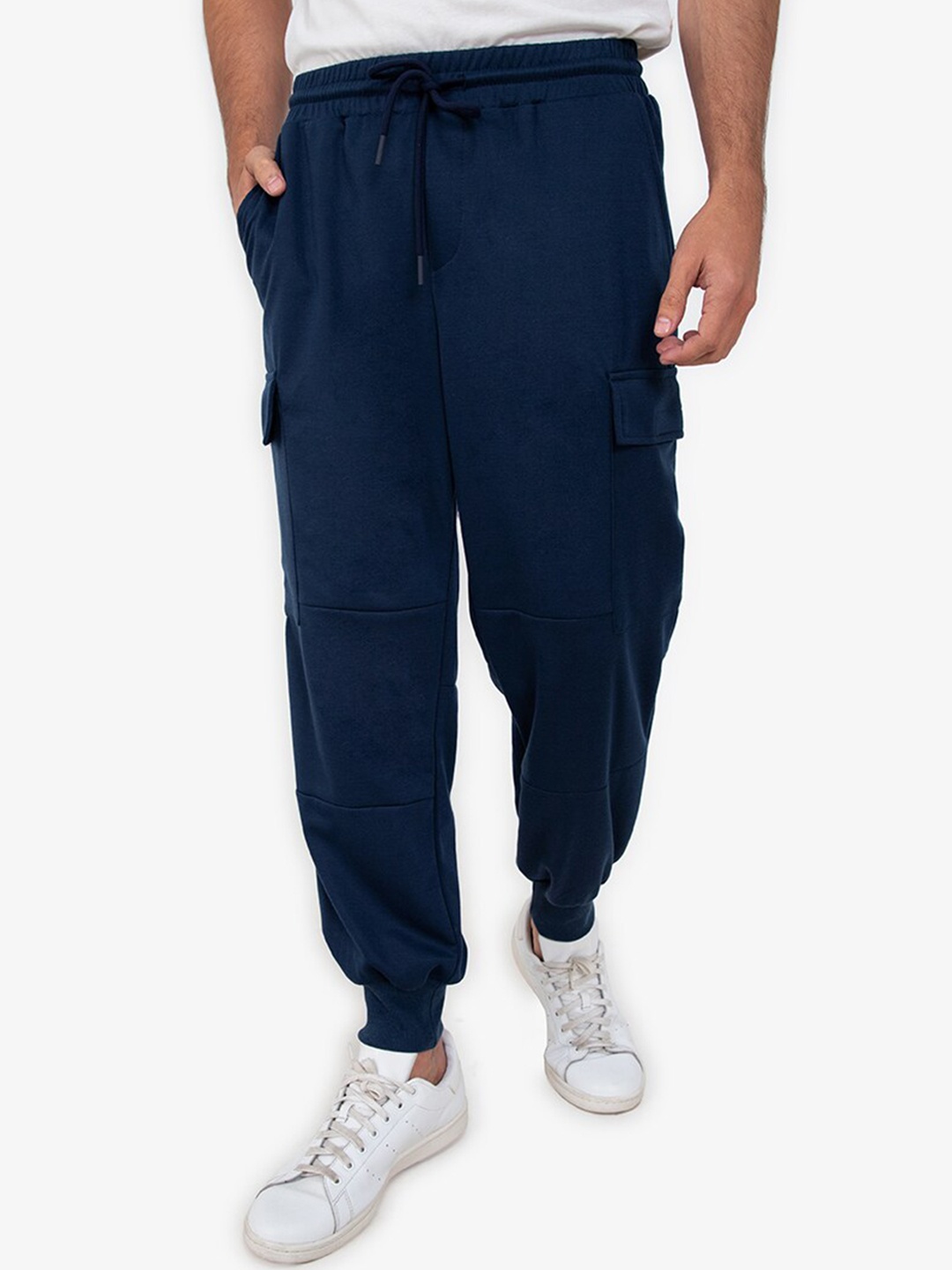 

ZALORA BASICS Men Navy Blue Solid Track Pants