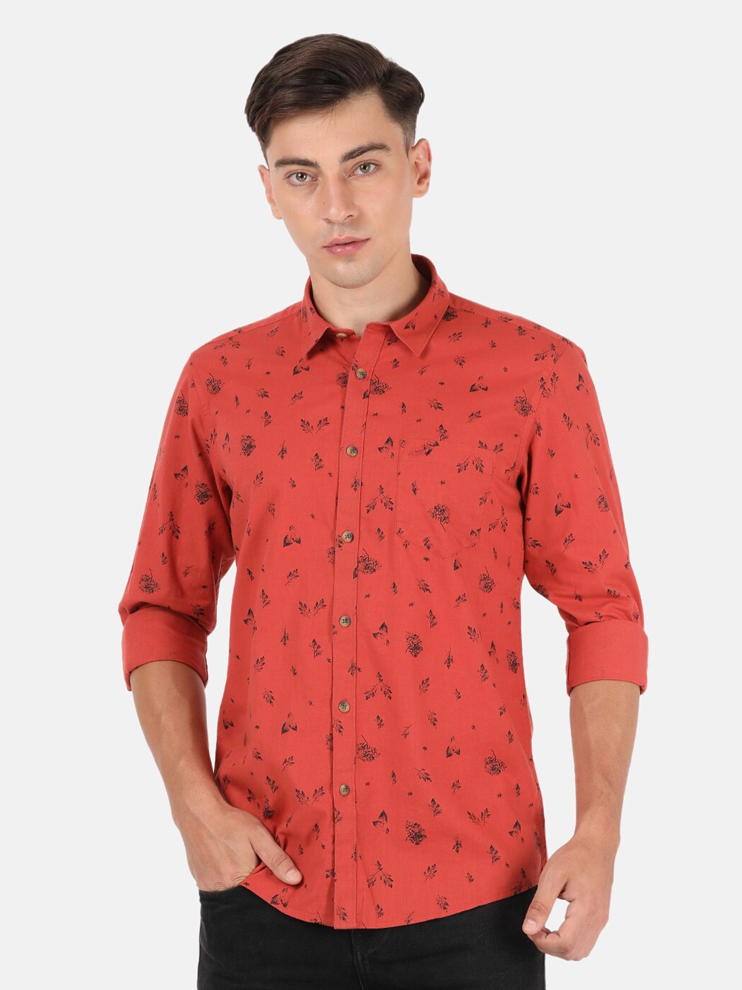 

Crocodile Men Red & Black Classic Slim Fit Floral Printed Casual Shirt