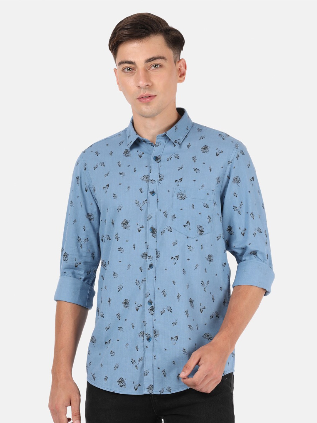 

Crocodile Men Blue & Black Classic Slim Fit Floral Printed Casual Shirt