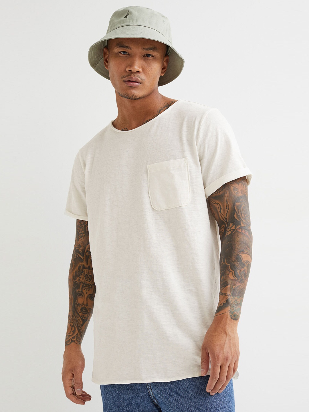 

H&M Men White Solid Round Neck Cotton Long T-shirt
