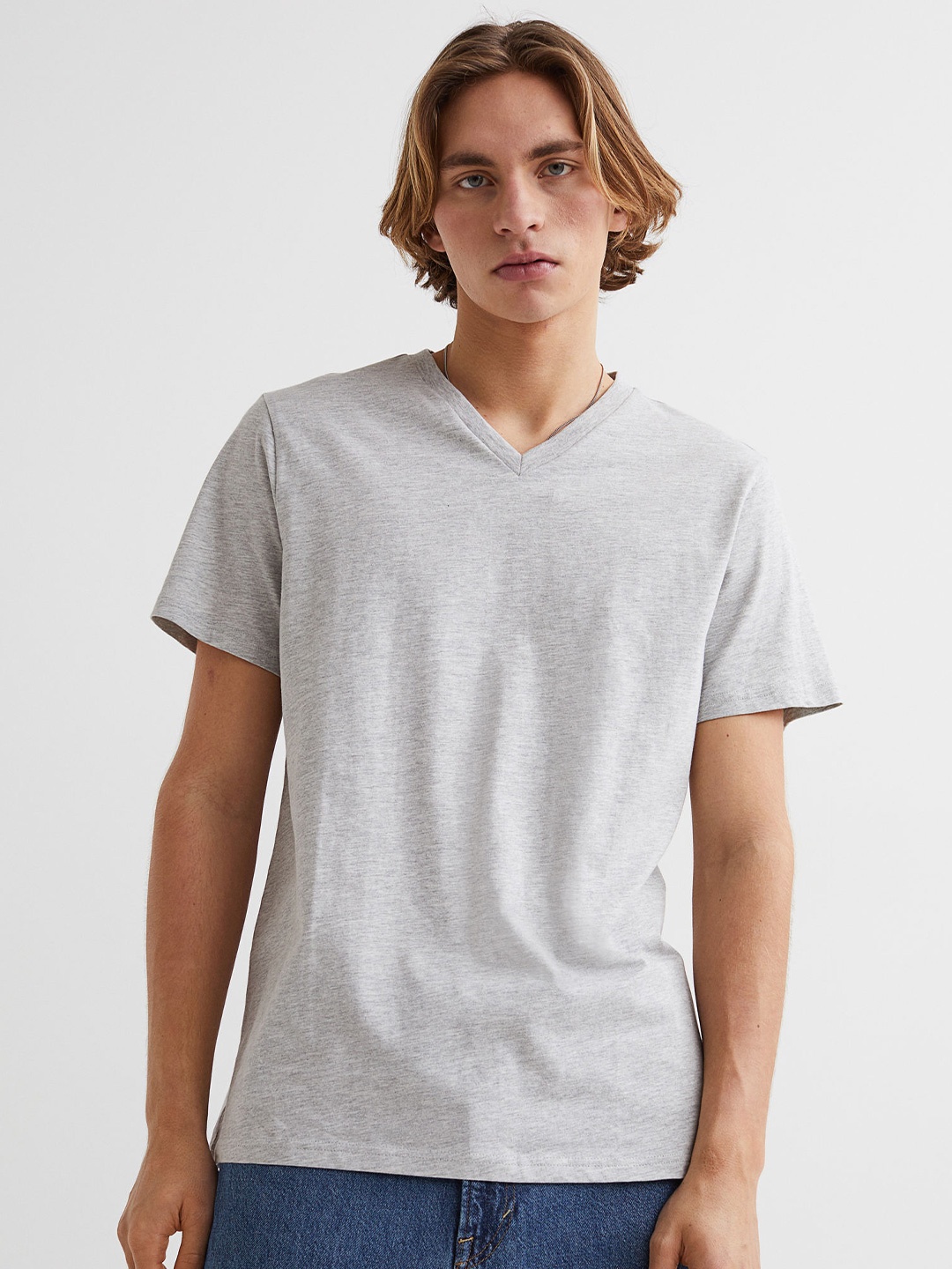 

H&M Men Grey Solid Regular Fit V-Neck T-Shirt