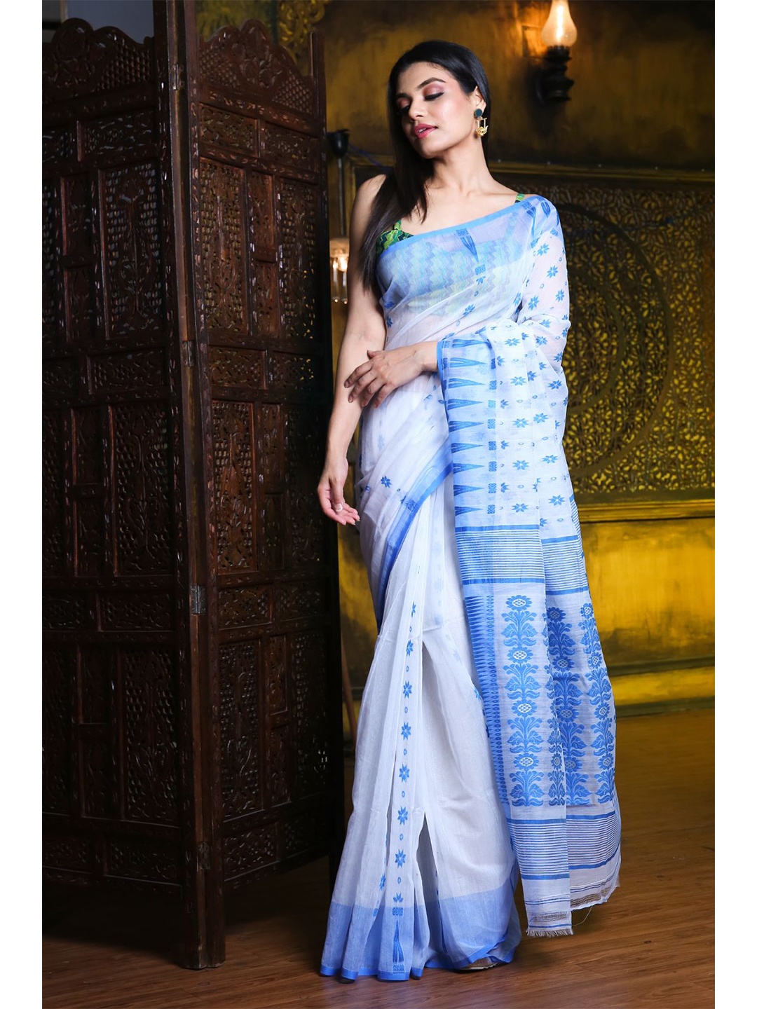 

Charukriti White & Blue Woven Design Silk Cotton Jamdani Saree