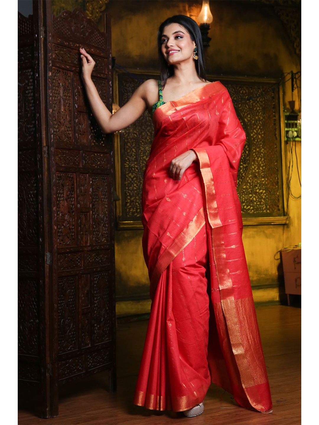 

Charukriti Red & Gold-Toned Woven Design Zari Silk Blend Saree