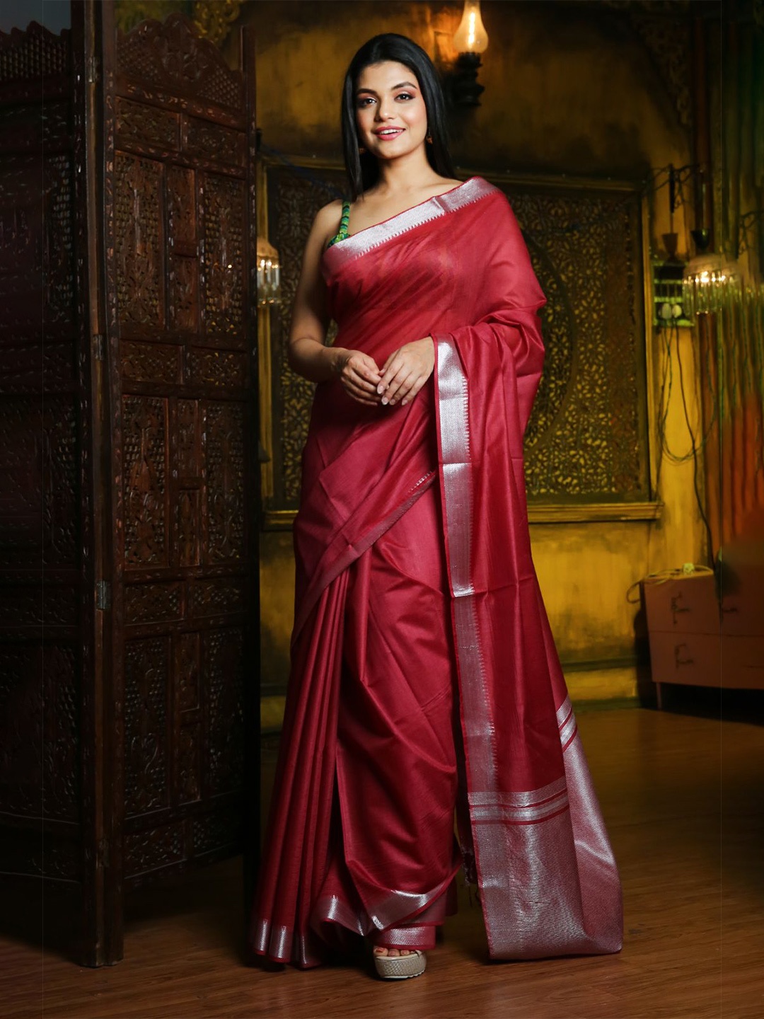 

Charukriti Magenta & Silver-Toned Zari Silk Blend Handloom Saree