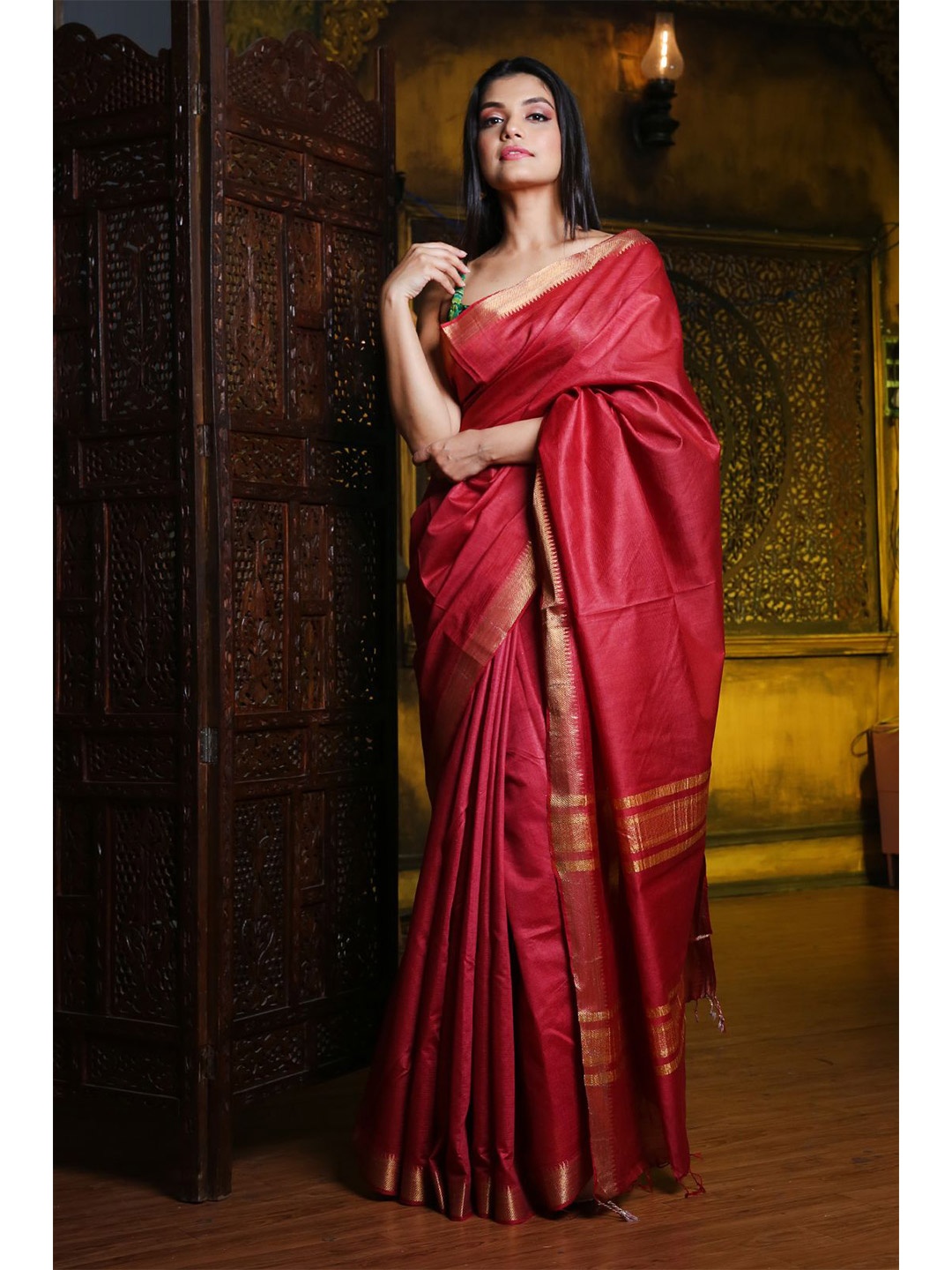 

Charukriti Red & Golden Zari Silk Blend Saree