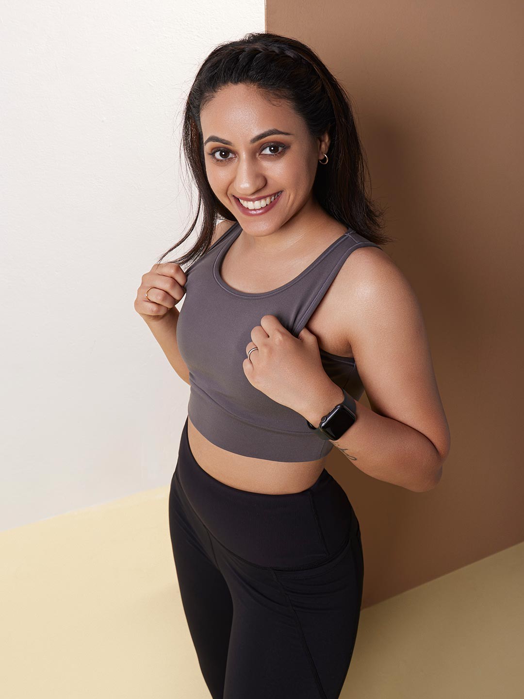 

Blissclub Women Moonstone Wide Strapped Sports Bra with Removable Pads, Grey