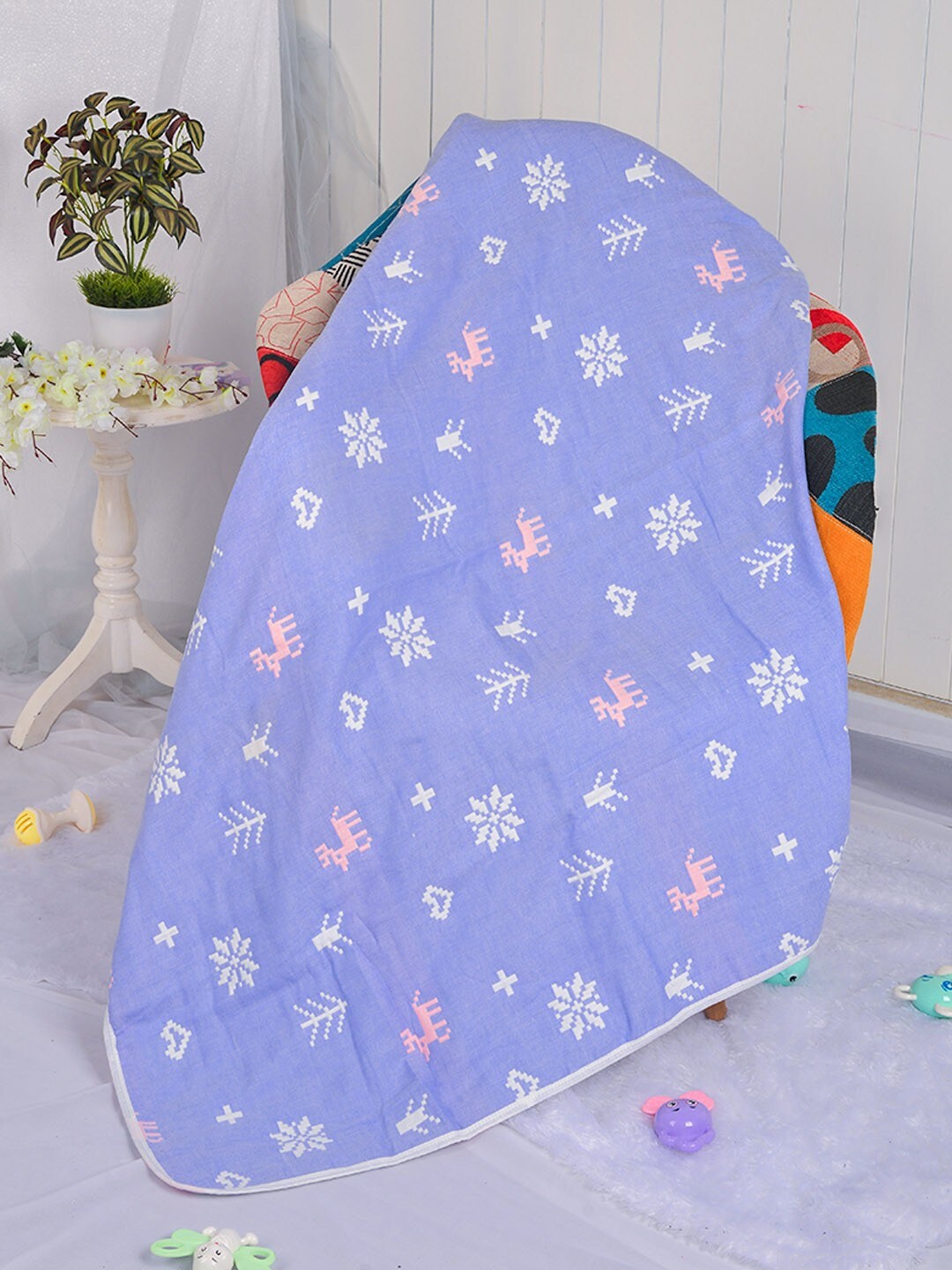 

POPLINS Blue & White AC Room 300 GSM Single Bed Blanket