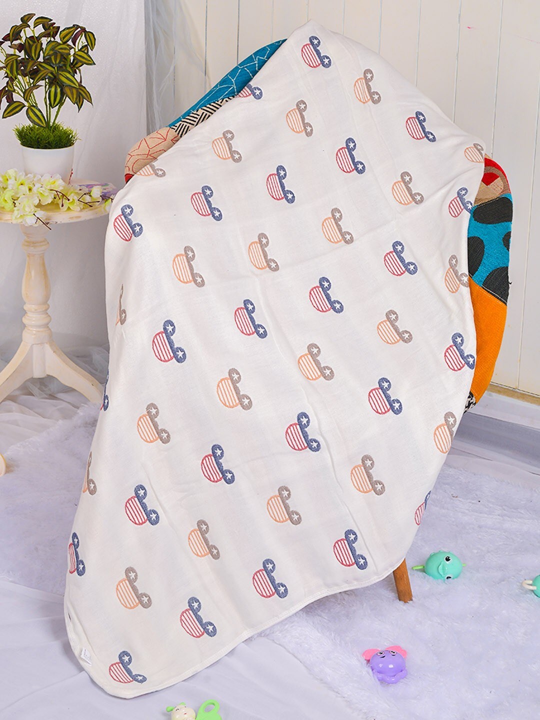 

POPLINS White & Blue 300 GSM Single Cartoon Characters AC Room Cotton Bed Blanket