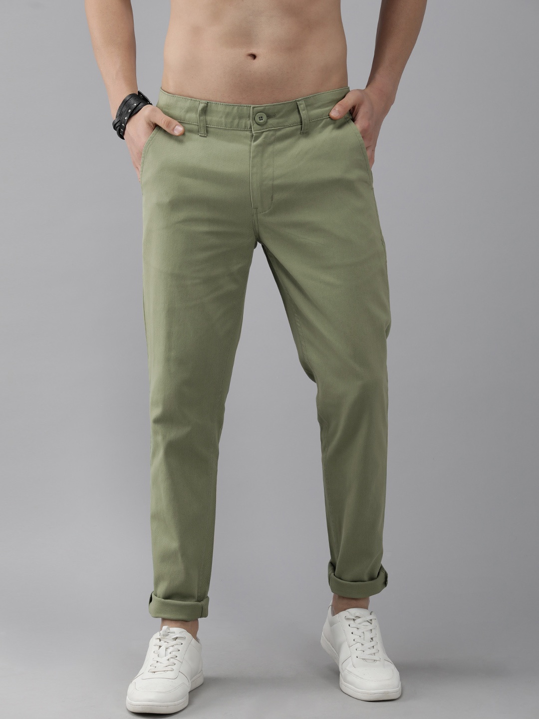 

Roadster Men Green Solid Slim Fit Regular Trousers