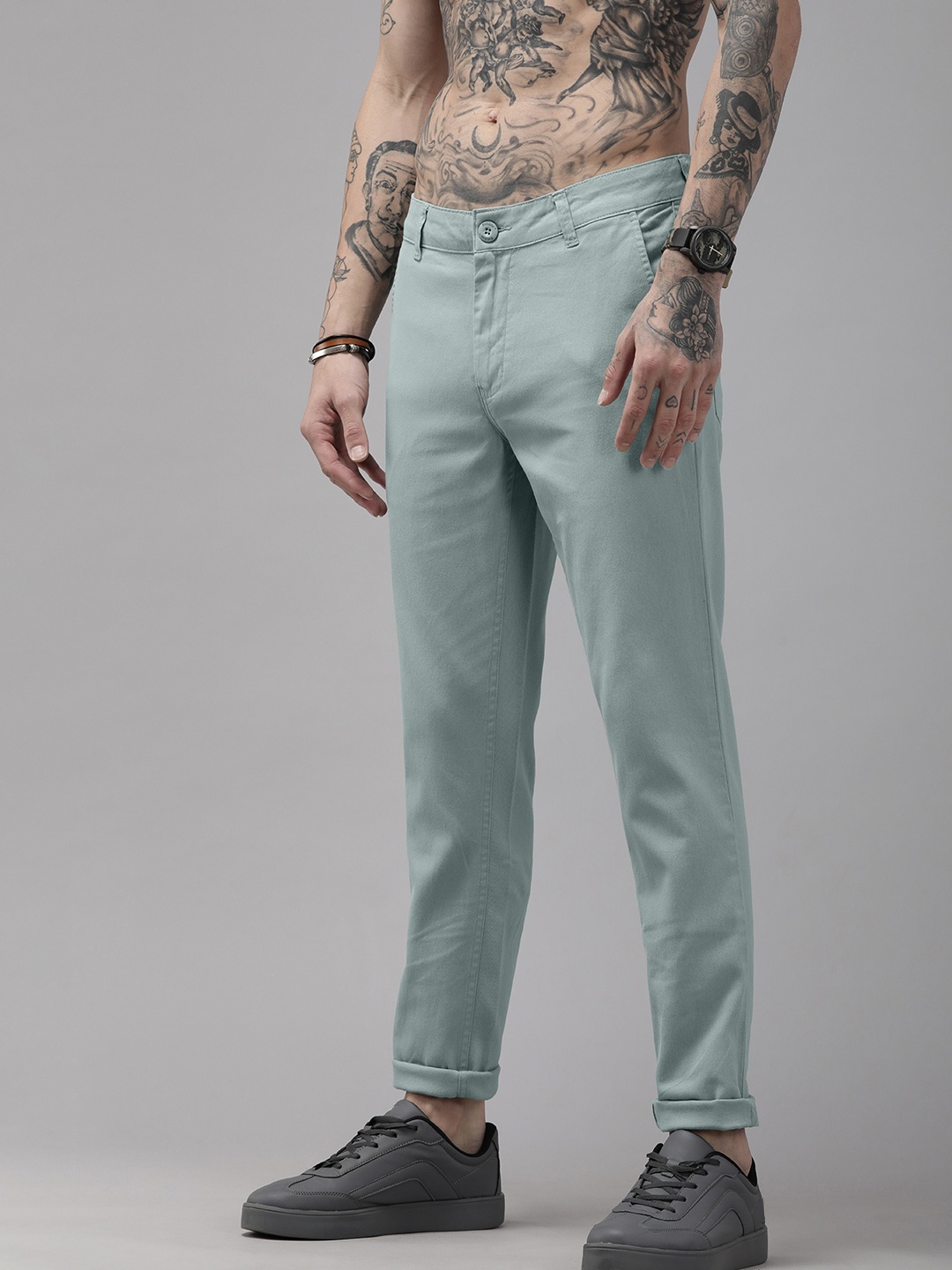 

The Roadster Lifestyle Co. Men Green Tapered Fit Trousers