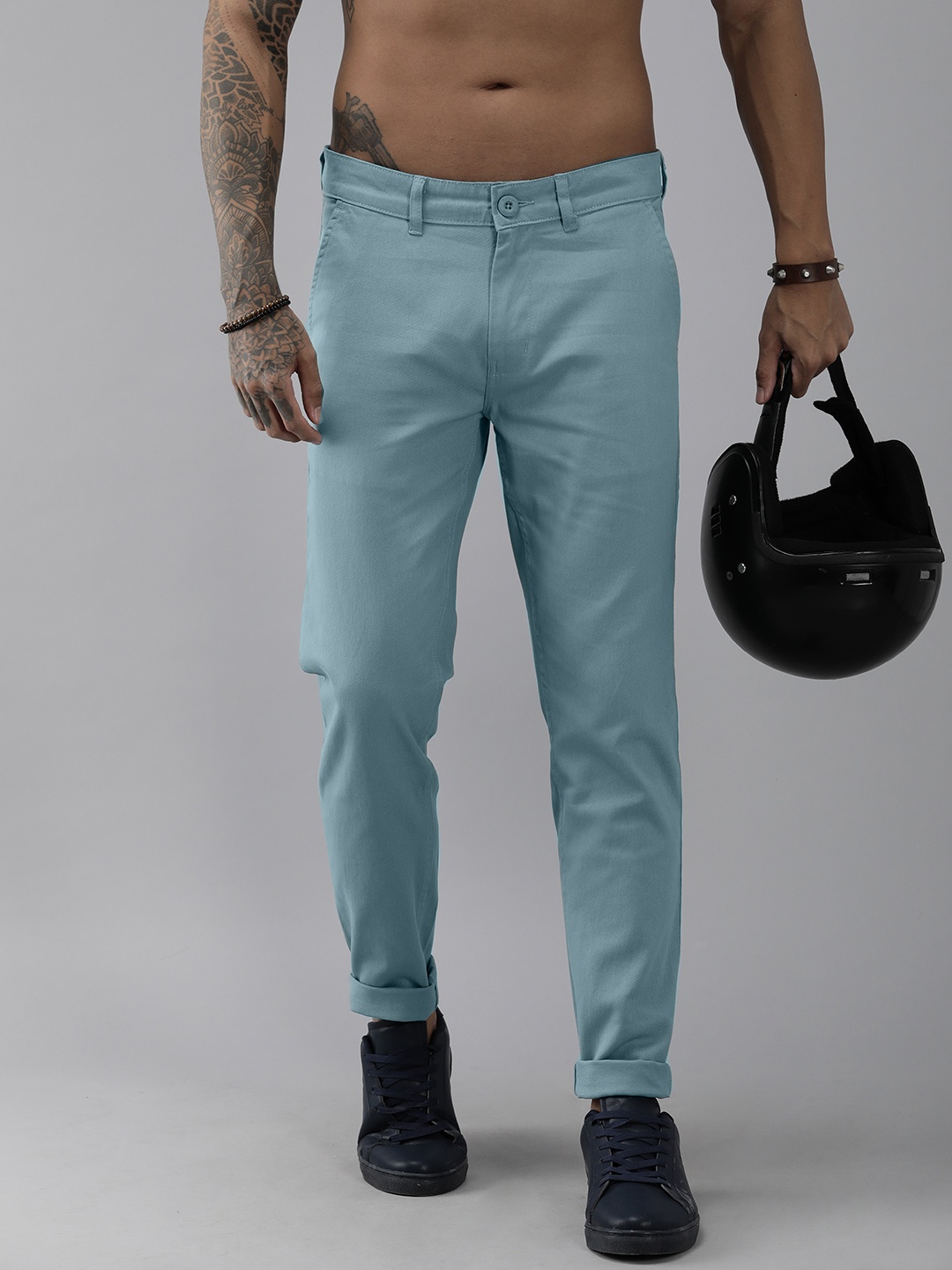 

Roadster Men Blue Solid Slim Fit Regular Trousers
